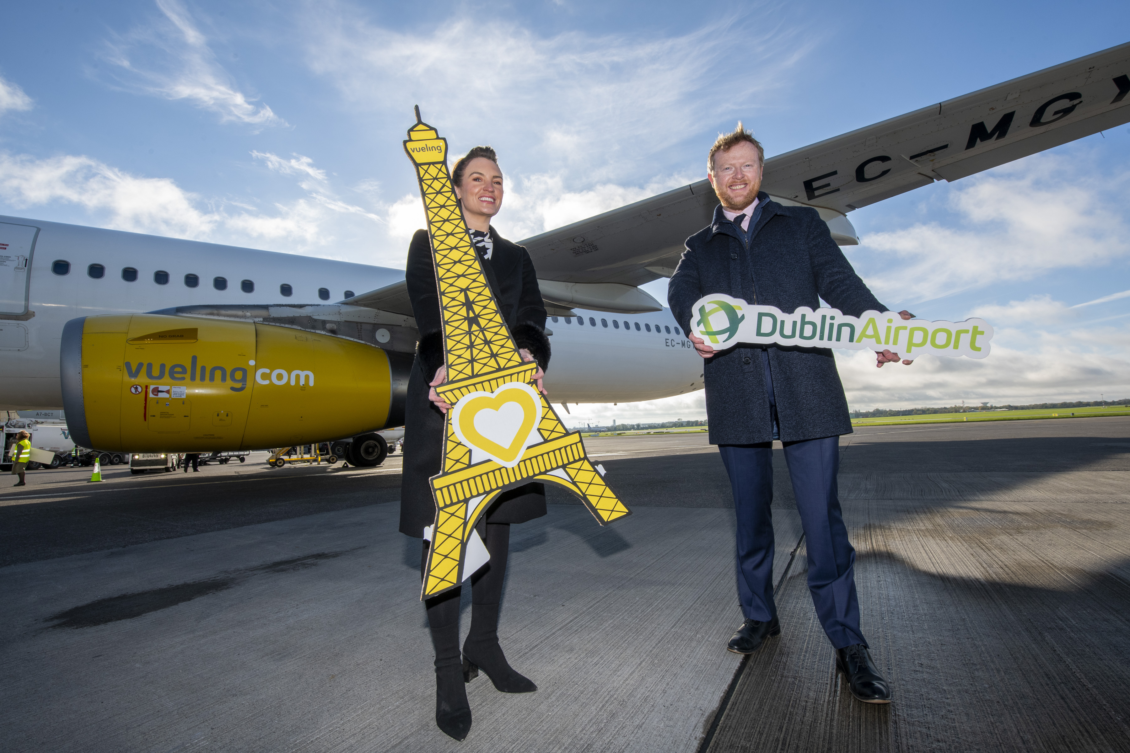 Vueling General Counsel & Board Secretary, Yvonne Moynihan and Dublin Airport Airline Business Development Manager, Stephen O'Reilly