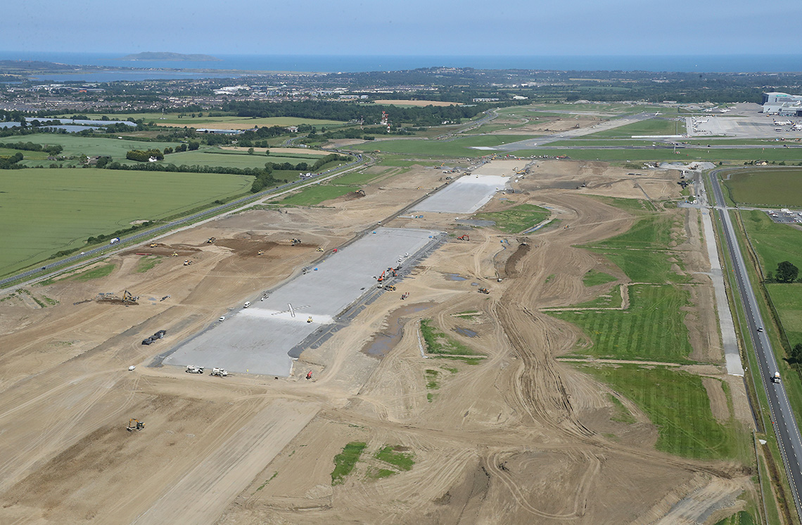 Runway, Dublin Airport, Construction
