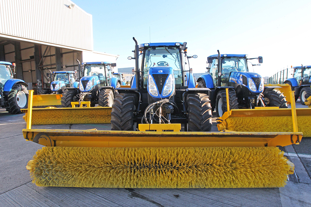 New Holland Tractors 3 - 1000px