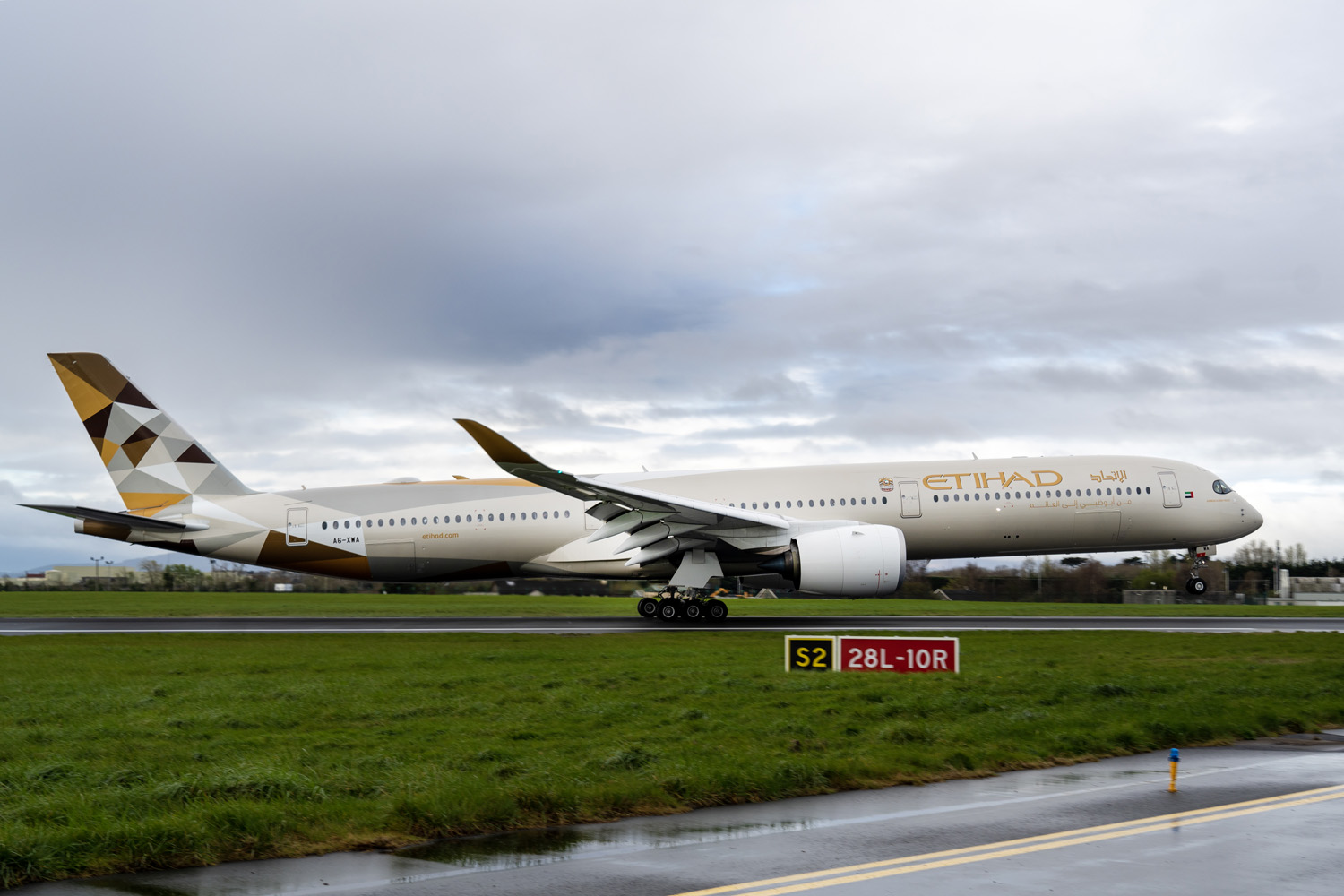 Etihad A350
