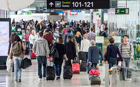 busy-dublin-airport-1