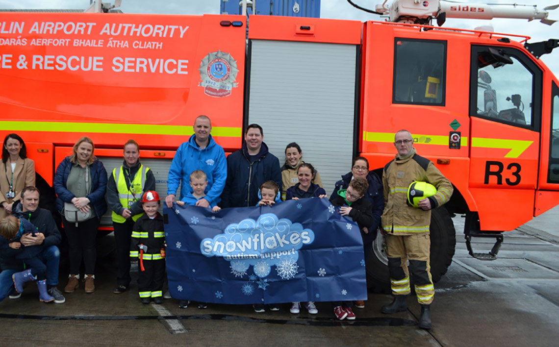 fire-station-visit_snowflakes fire-station-visit_snowflakes